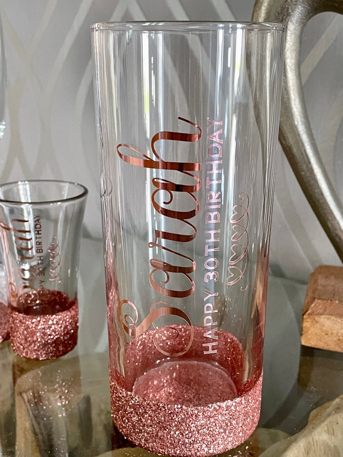 Personalised Birthday Glass for 16 18 21 25 30 40 50 60 70 Gift for girl her mum aunt nan gran grandma.
Winney Hill