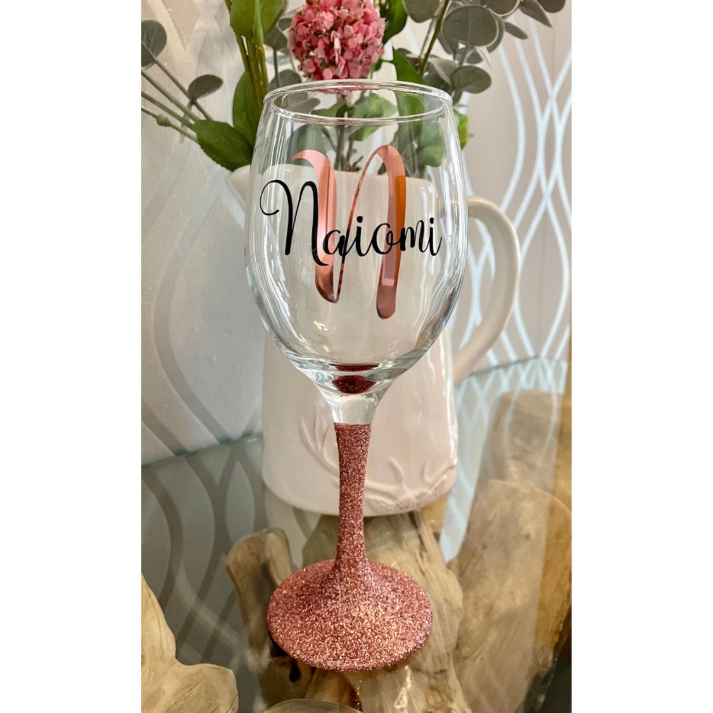 Glitter-bottomed personalised wine glass with monogram design. Ideal birthday gift for her – perfect for girls, mum, aunt, nan, gran or grandma. Great for 16th, 18th, 21st, 25th, 30th, 40th, 50th, 60th or 70th celebrations. Custom glass by Winney Hill