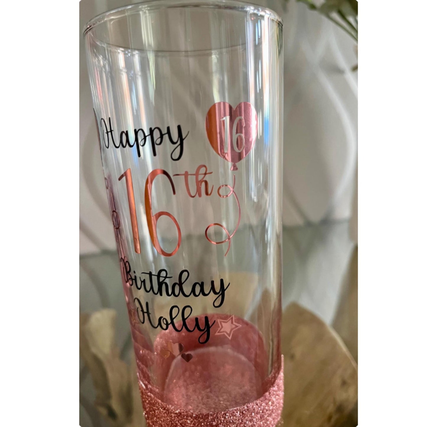 Personalised Birthday Glass for 16 18 21 25 30 40 50 60 70 Gift for girl her mum aunt nan gran grandma. Balloon design
Winney Hill