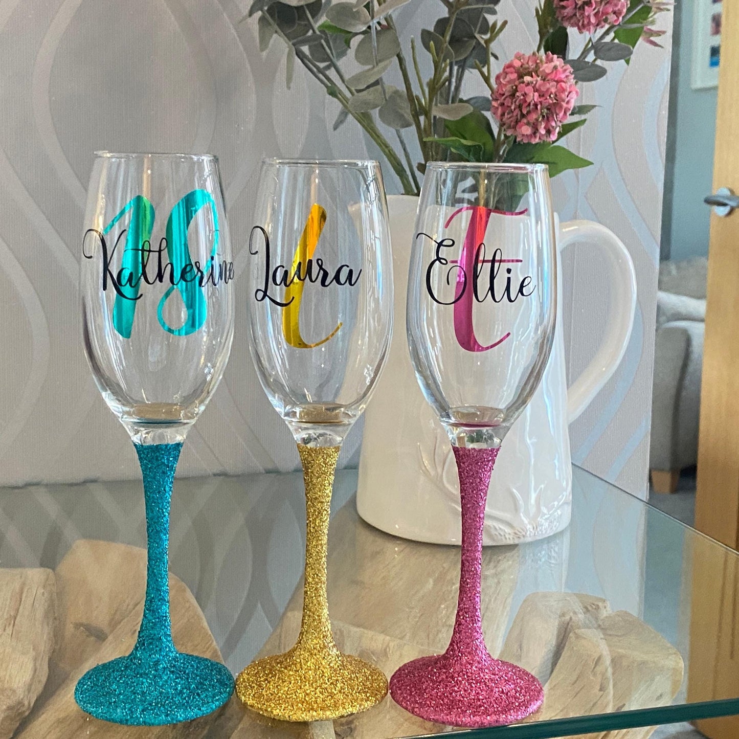 Glitter-bottomed personalised wine glass with monogram design. Ideal birthday gift for her – perfect for girls, mum, aunt, nan, gran or grandma. Great for 16th, 18th, 21st, 25th, 30th, 40th, 50th, 60th or 70th celebrations. Custom glass by Winney Hill