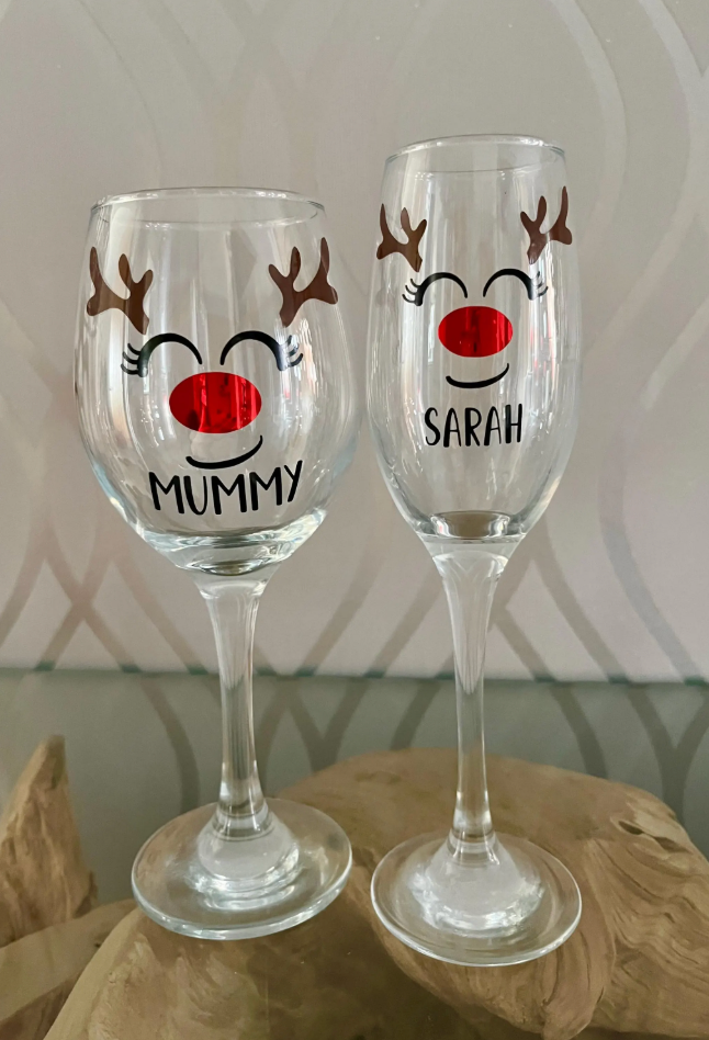 Personalised Reindeer Christmas Glass: Stocking filler, Secret Santa Gift, christmas table decoration, gift for him, gift for her, teen gift
