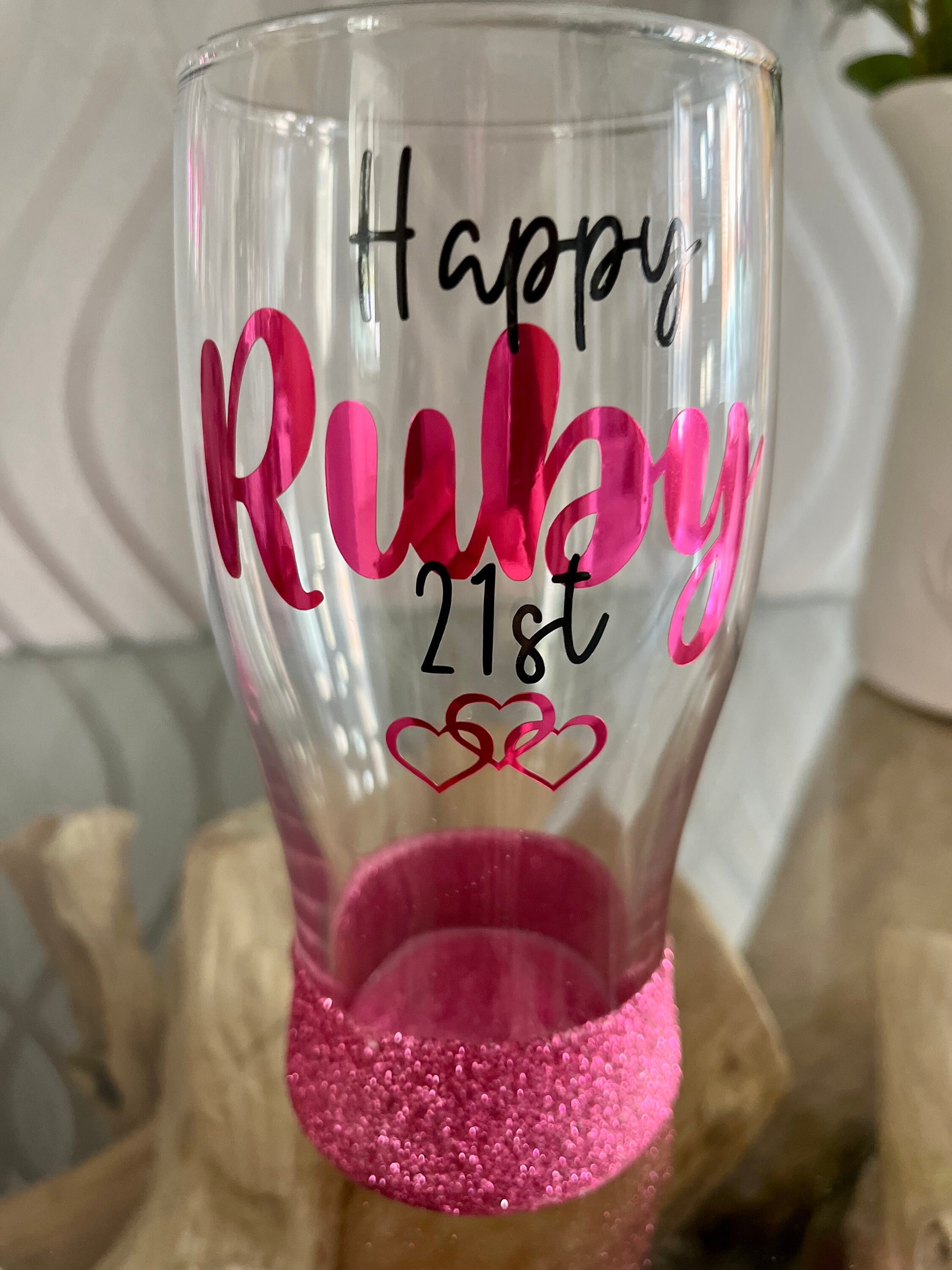 Personalised Birthday Pint Glass for 16 18 21 25 30 40 50 60 70 Gift for girl her mum aunt nan gran grandma. Heart design
Winney Hill