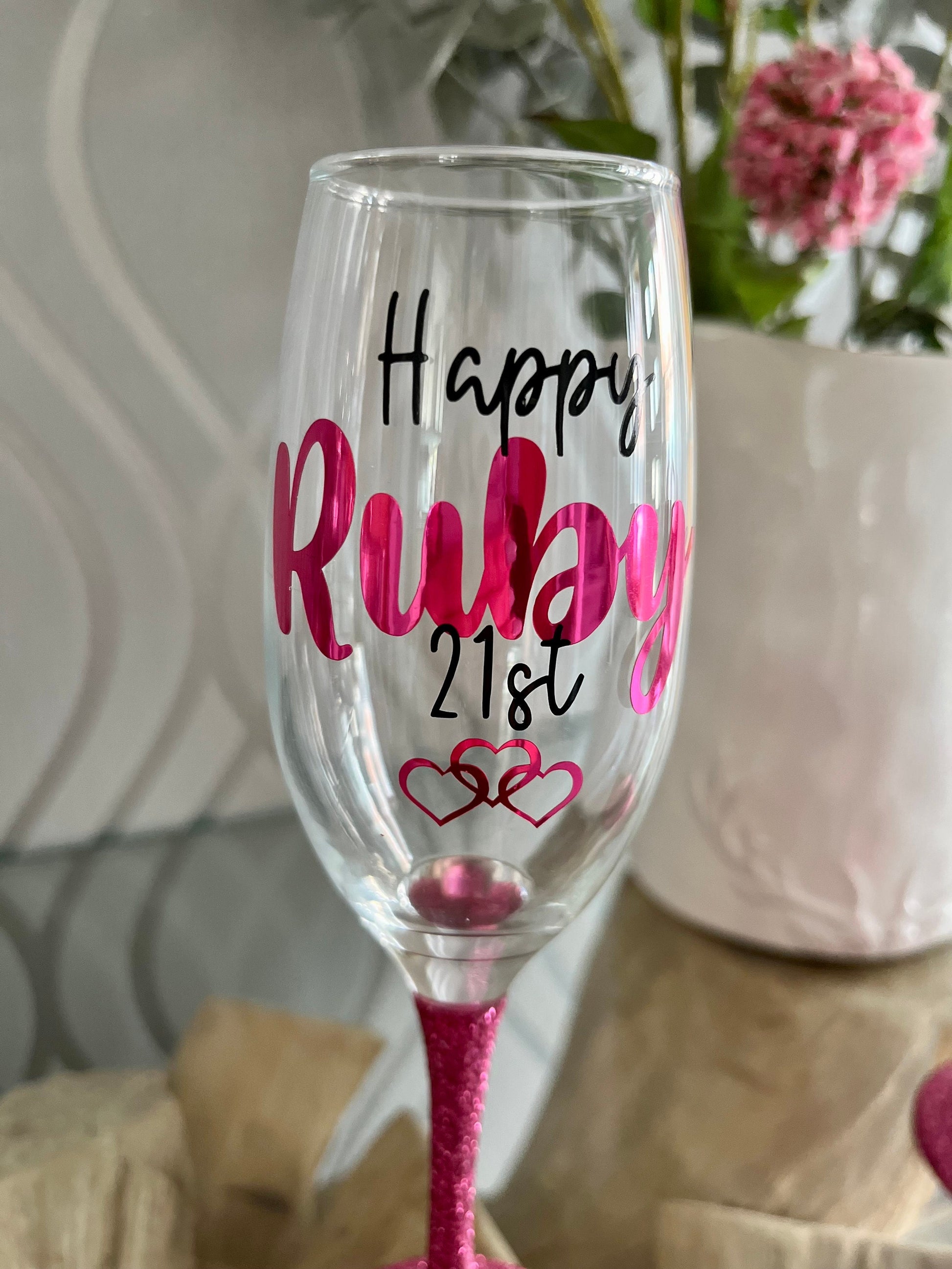 Personalised Birthday Prosecco champagne Glass for 16 18 21 25 30 40 50 60 70 Gift for girl her mum aunt nan gran grandma. Heart design
Winney Hill