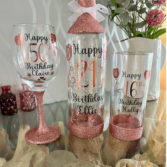 Personalised Birthday Glass for 16 18 21 25 30 40 50 60 70 Gift for girl her mum aunt nan gran grandma. Balloon design
Winney Hill